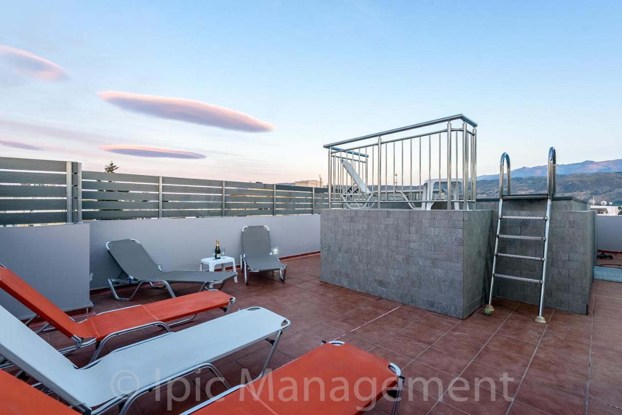 City Center Apartment With Rooftop Swimming Pool Hriszí Aktí Haniá Kültér fotó