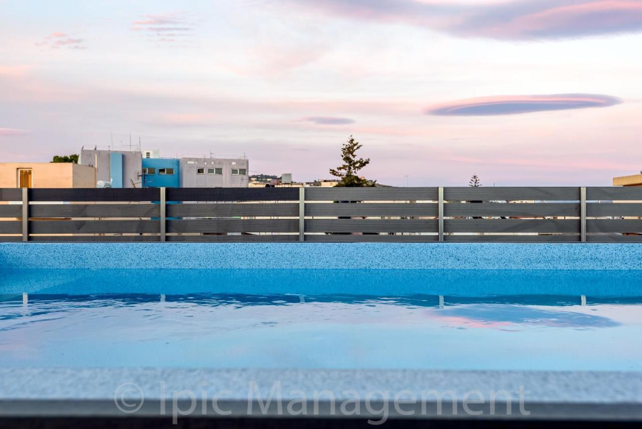 City Center Apartment With Rooftop Swimming Pool Hriszí Aktí Haniá Kültér fotó